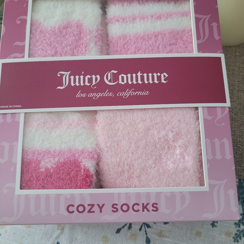 Juicy Couture set of four cozy socks, new - Picture 2 of 5